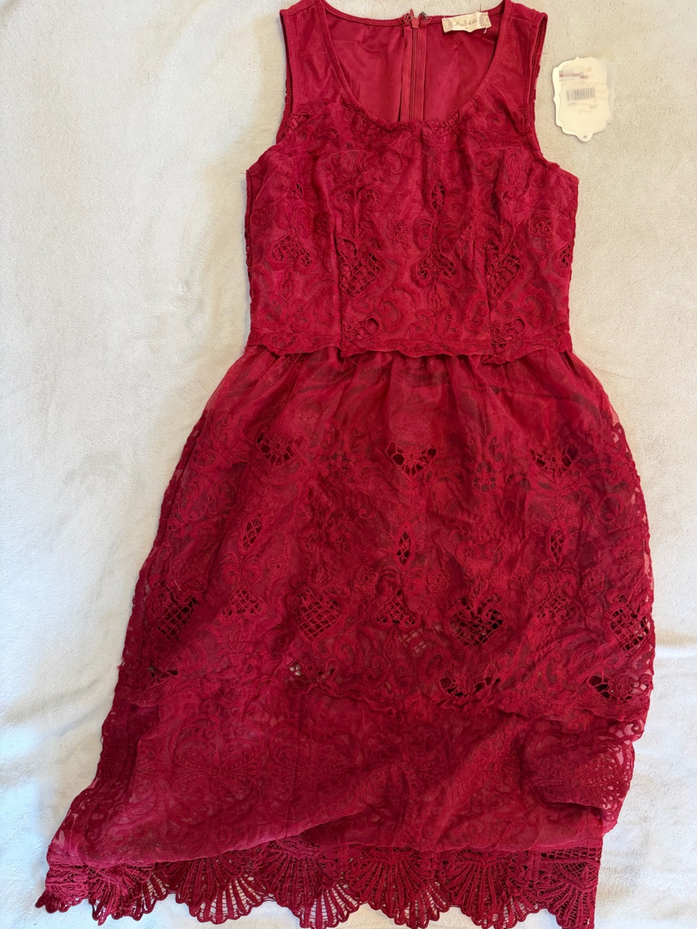 Women’s Lace Overlay Sleeveless Dress - Deep Red